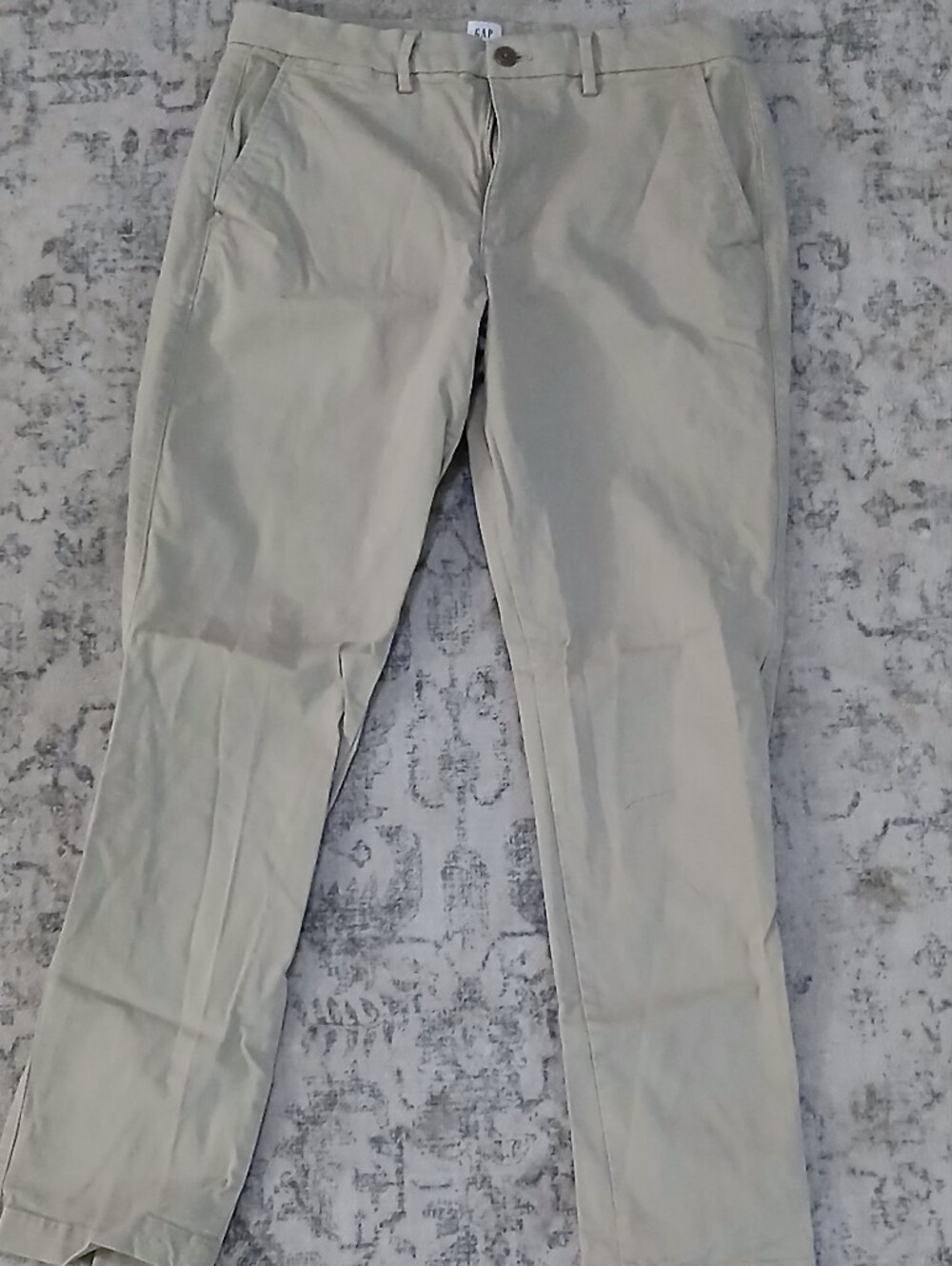 GAP Men's Essential Khaki Chino Pants - Slim Fit (31 x 30)